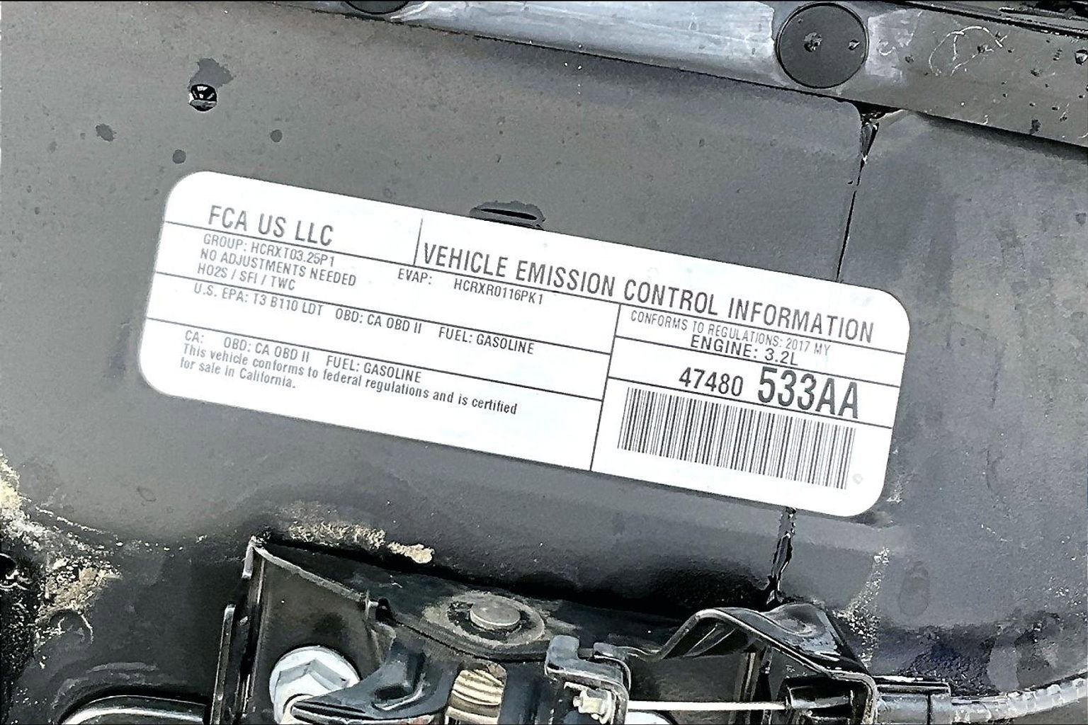 Used 2017 Jeep Cherokee Trailhawk w/ Cold Weather Group image 31