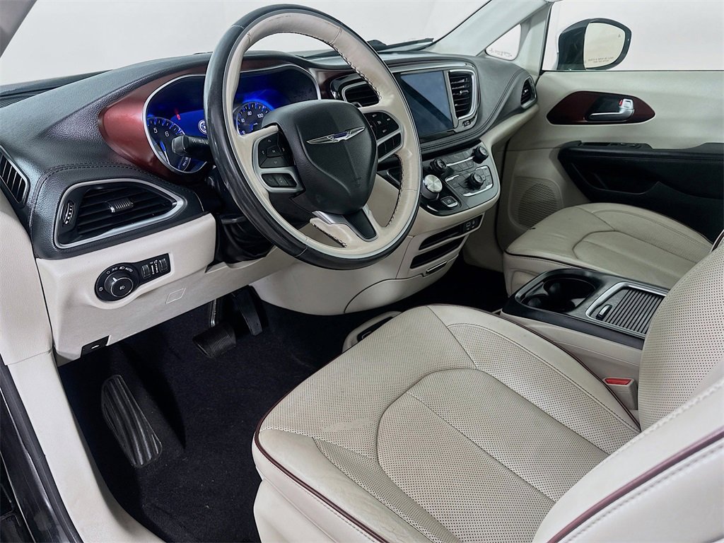 Used 2020 Chrysler Pacifica Limited w/ Tire & Wheel Group image 22