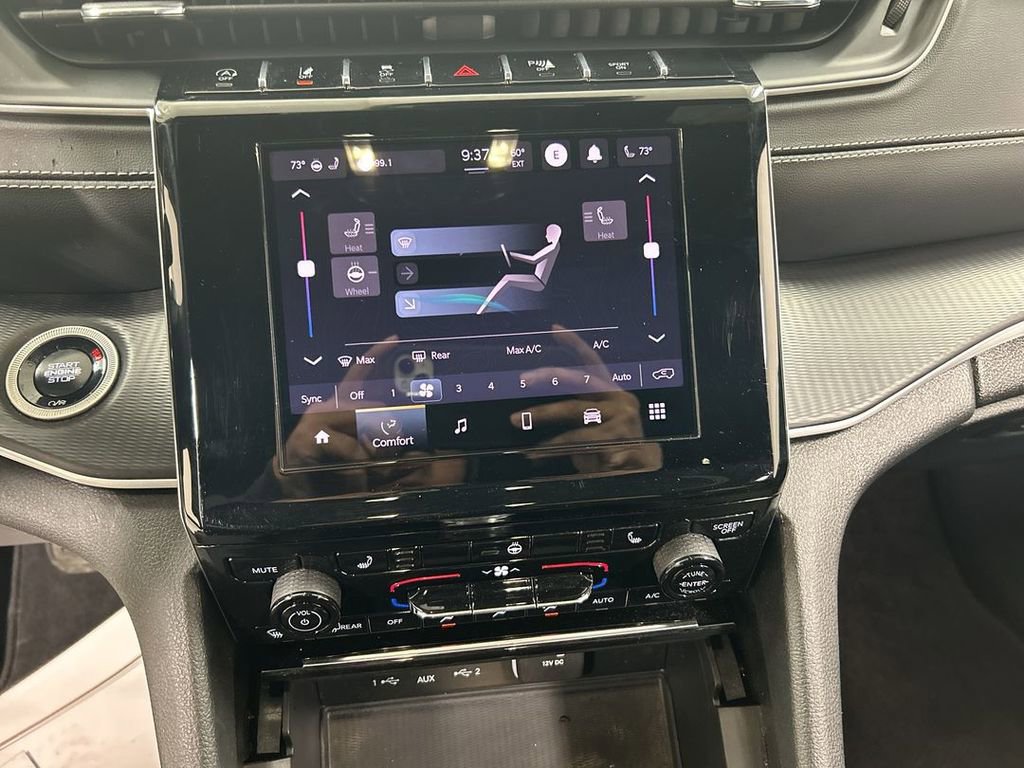 Used 2025 Jeep Grand Cherokee Laredo w/ Luxury Tech Group I image 14