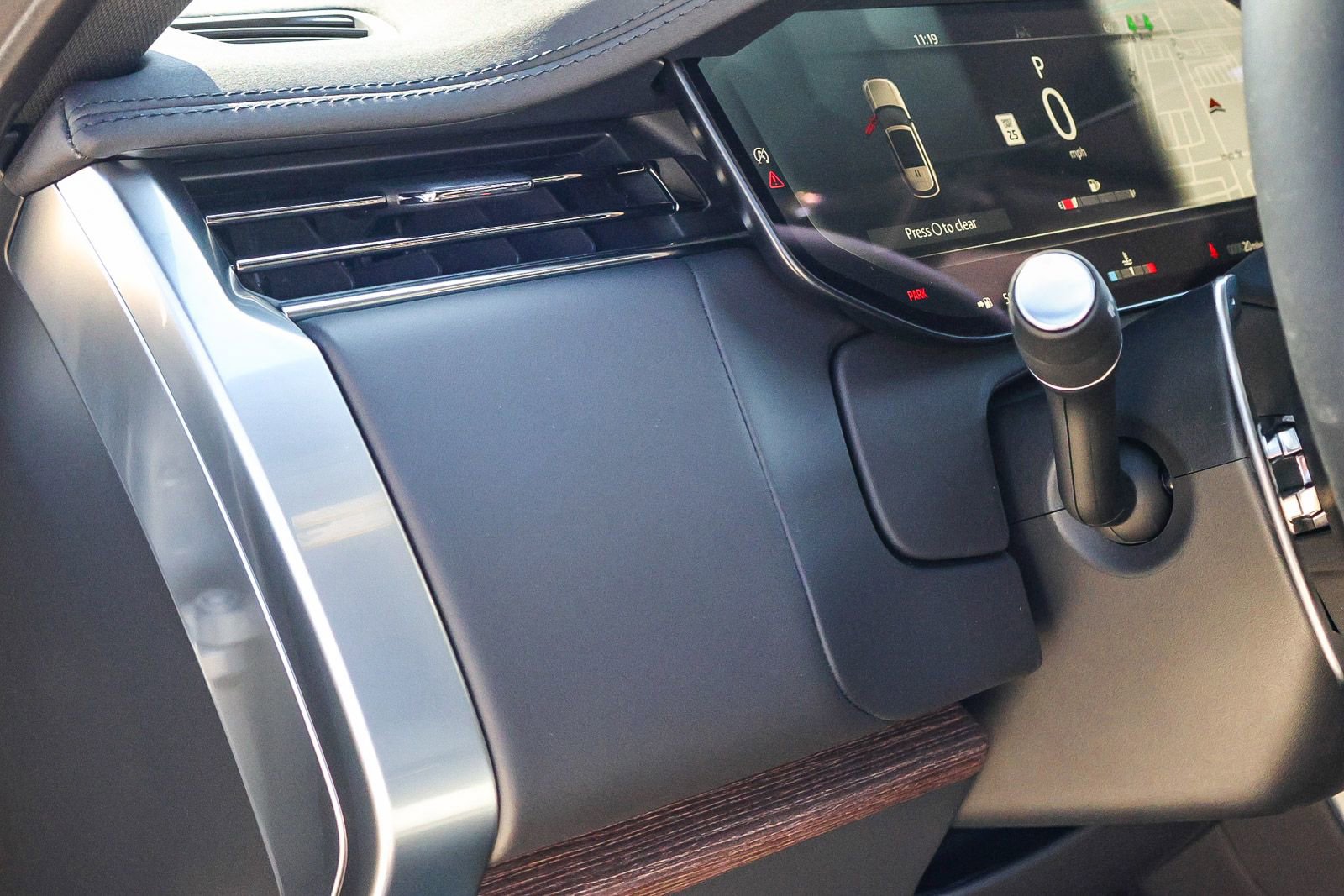 New 2025 Land Rover Range Rover SE image 34