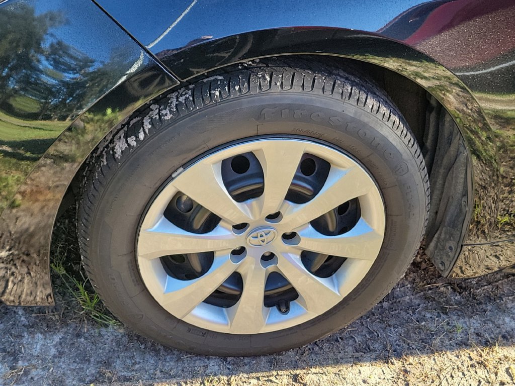 Used 2024 Toyota Corolla LE FWD image 4