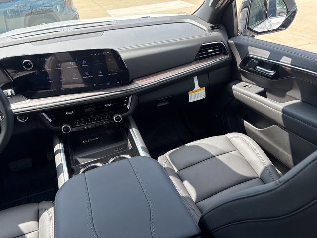 New 2026 Chevrolet Suburban LT w/ Comfort Package AWD/4WD image 28