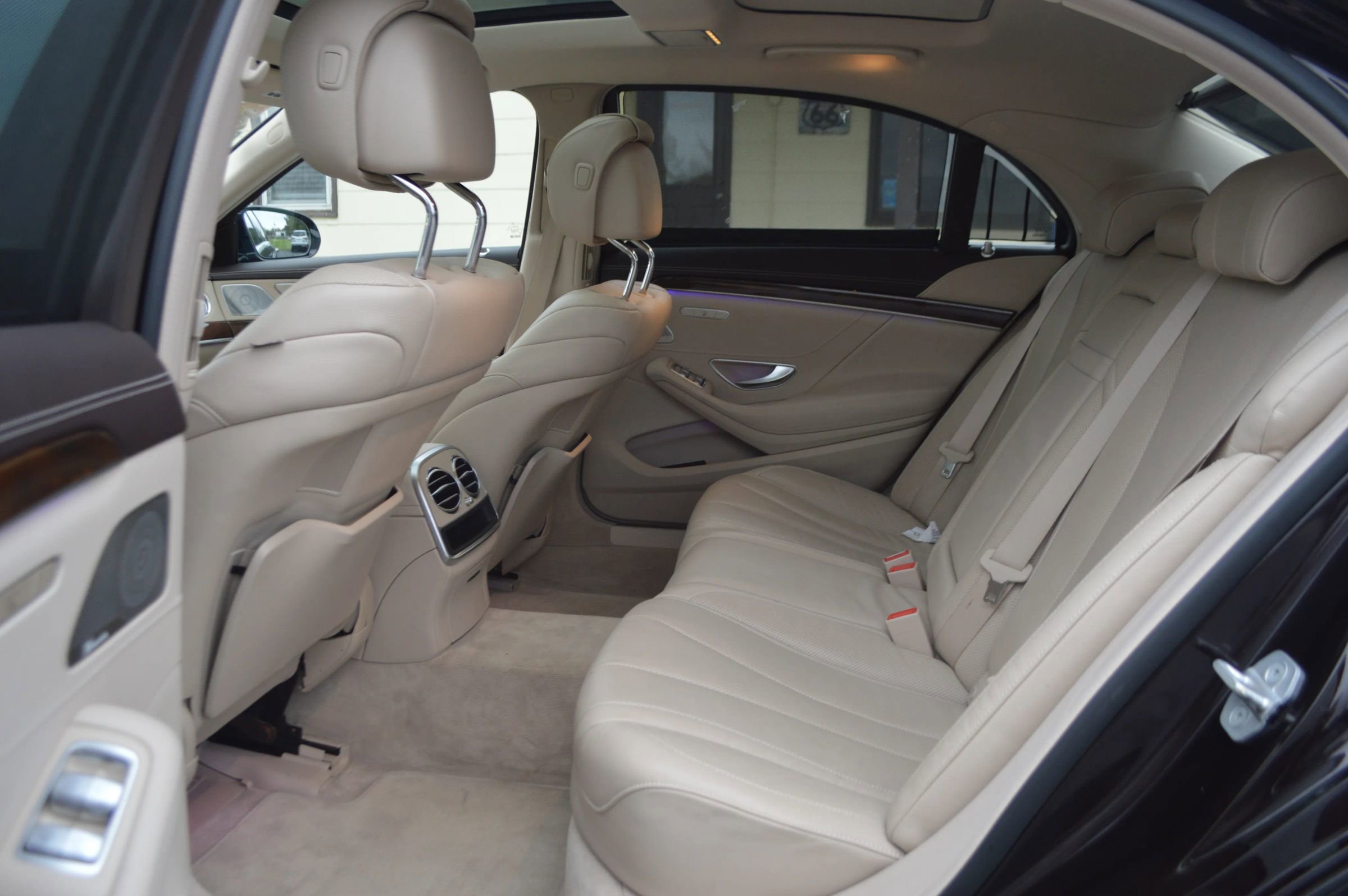 Used 2015 Mercedes-Benz S 550 4MATIC Sedan w/ Premium 1 Package image 25