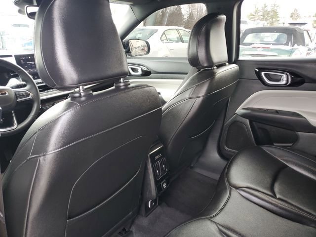 Used 2024 Jeep Compass Limited image 31