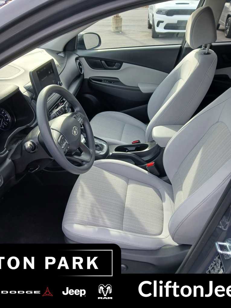 Used 2023 Hyundai Kona SEL image 10