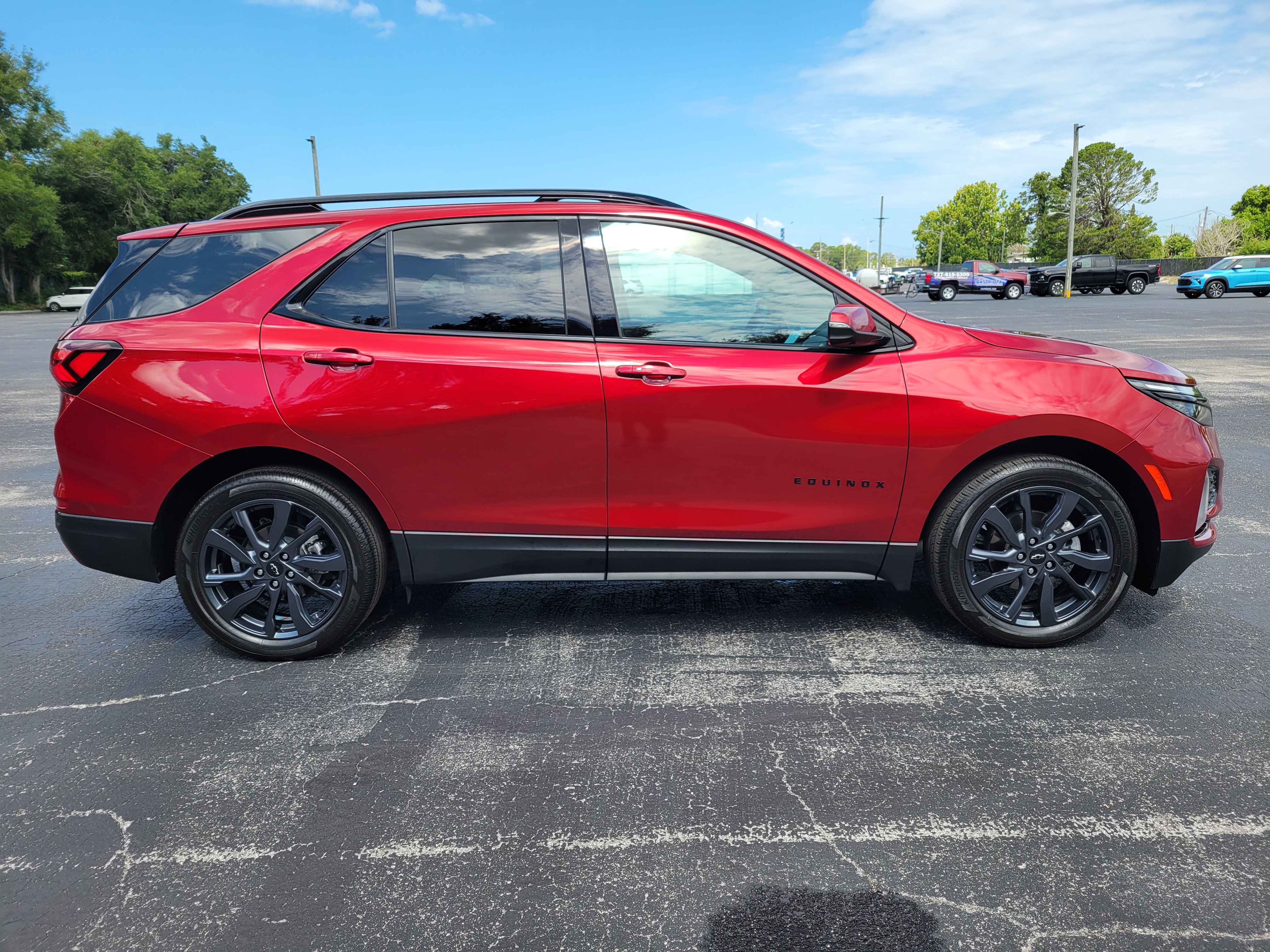 Certified 2024 Chevrolet Equinox RS w/ RS Leather Package FWD image 4