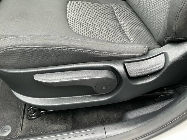Used 2023 Kia Sportage LX AWD/4WD image 17