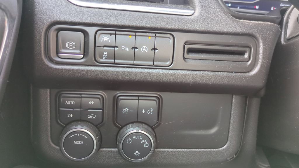 Used 2023 Chevrolet Tahoe LT image 24