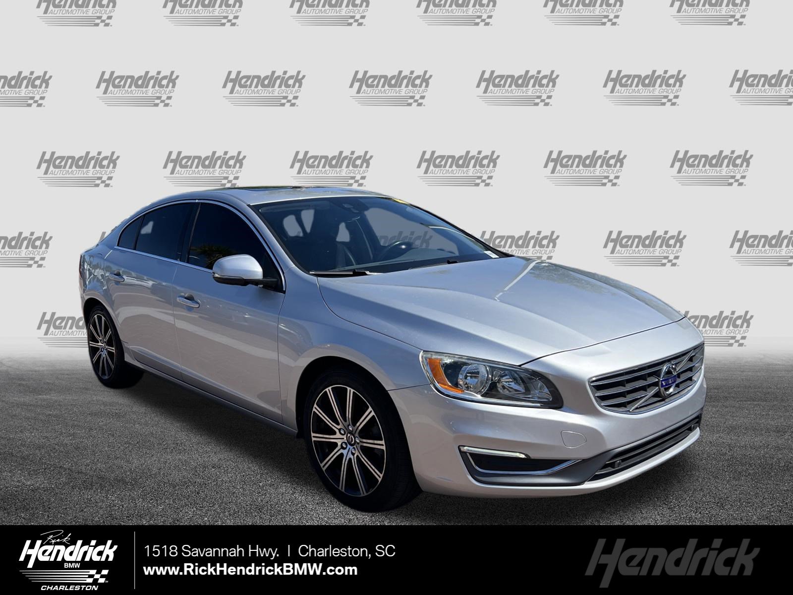 Used 2018 Volvo S60 T5 Inscription image 1