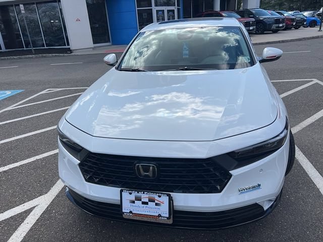 Used 2024 Honda Accord EX-L image 2
