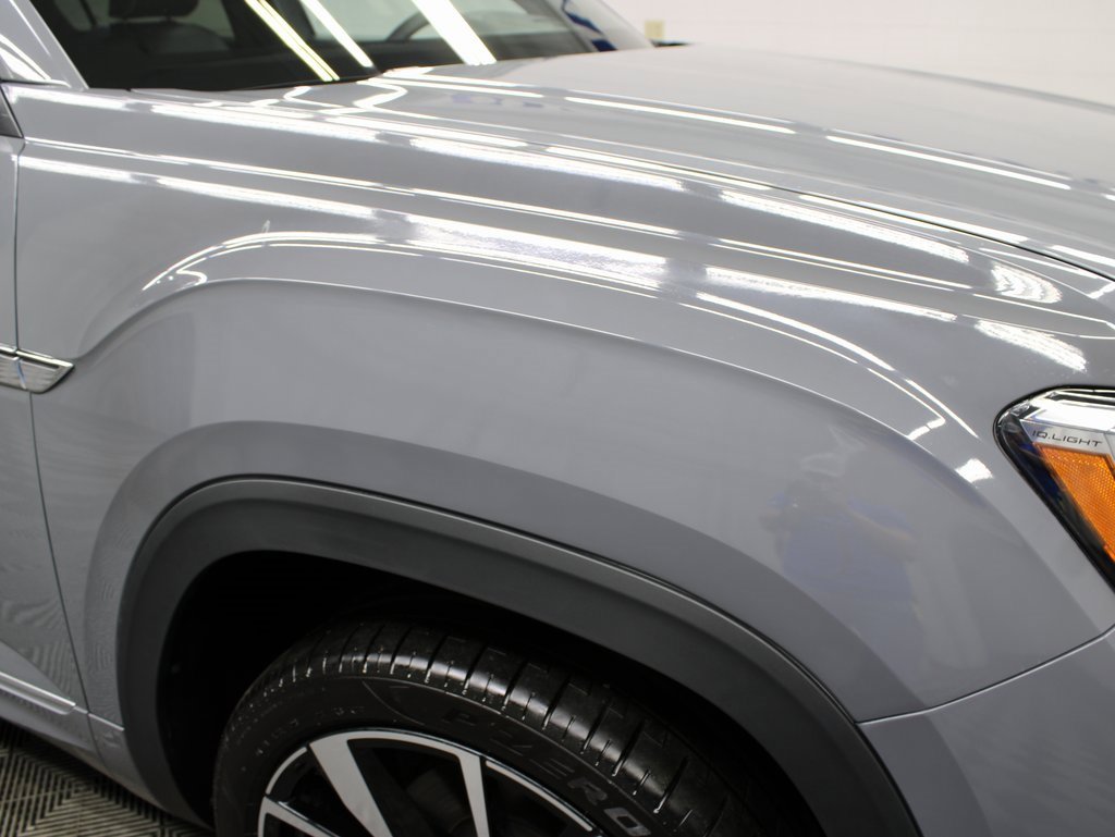 Used 2024 Volkswagen Atlas Cross Sport SEL Premium R-Line image 31