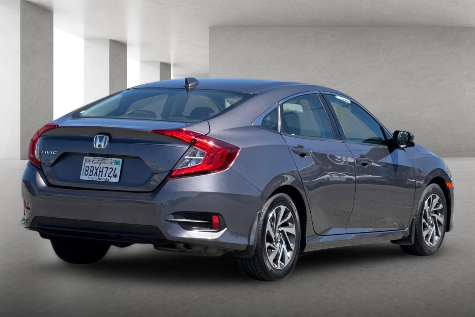 Used 2018 Honda Civic EX image 4