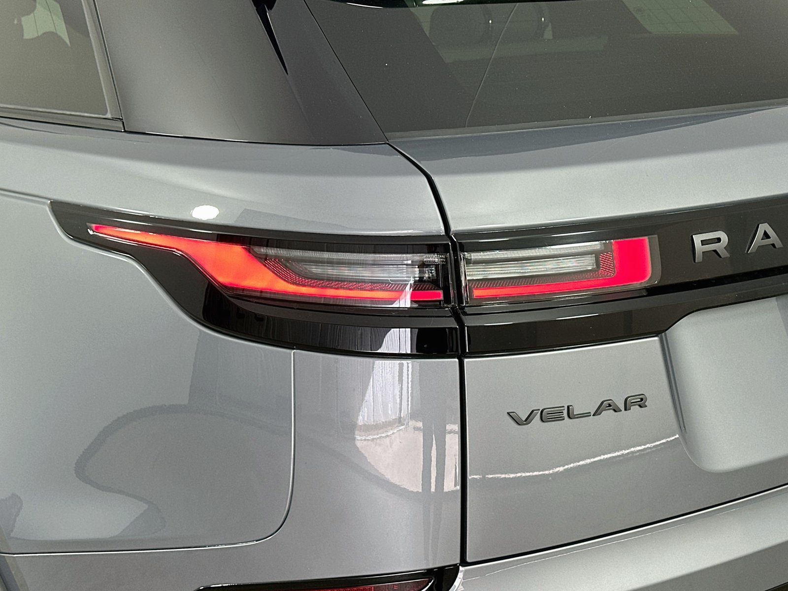 New 2026 Land Rover Range Rover Velar Belgravia AWD/4WD image 13