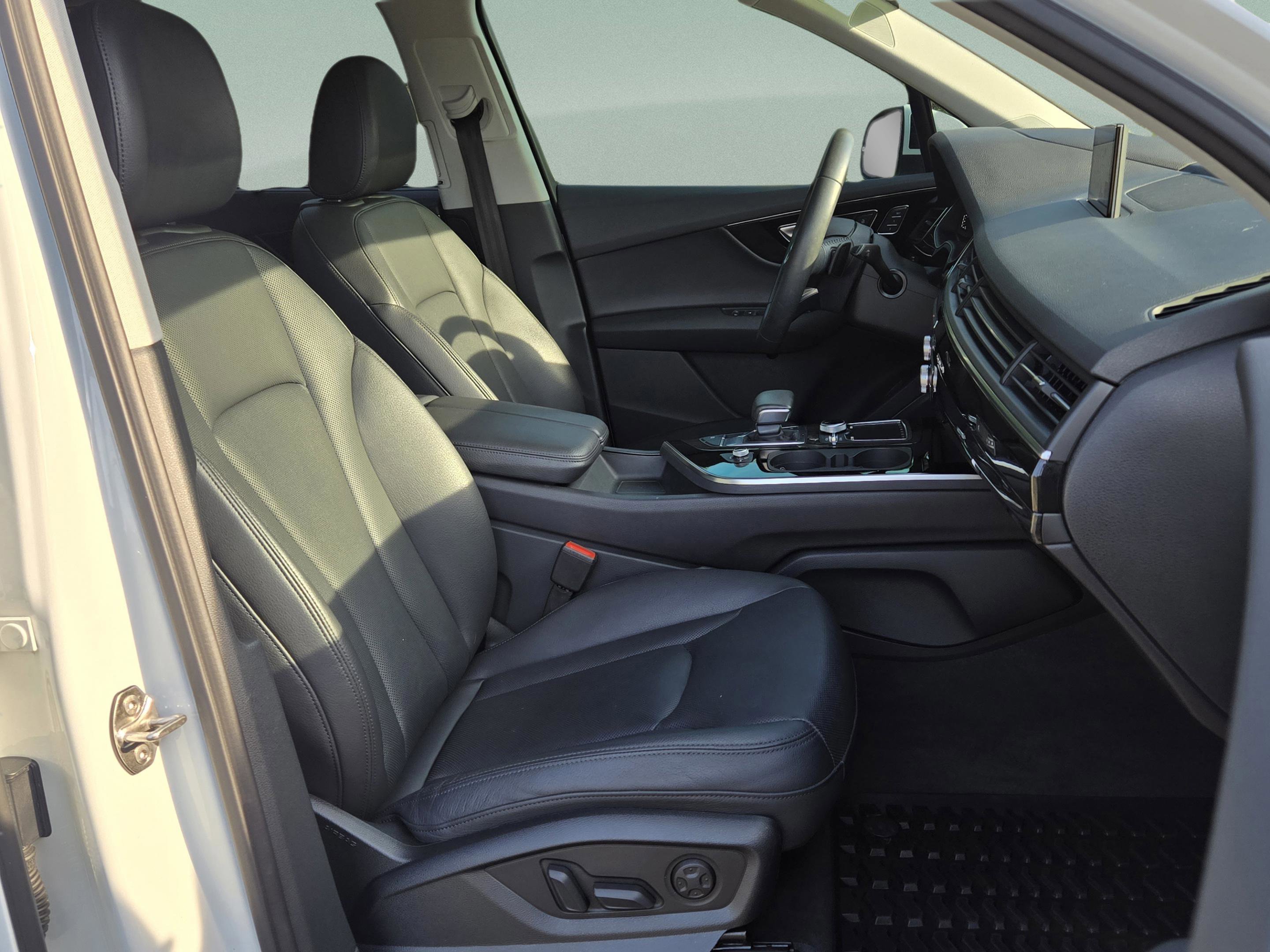 Used 2019 Audi Q7 3.0T Prestige w/ Prestige Package image 16