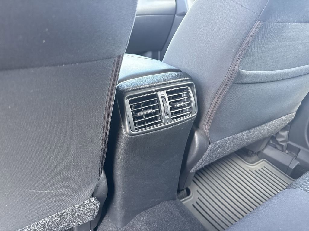 Used 2018 Nissan Rogue Sport S AWD/4WD image 20