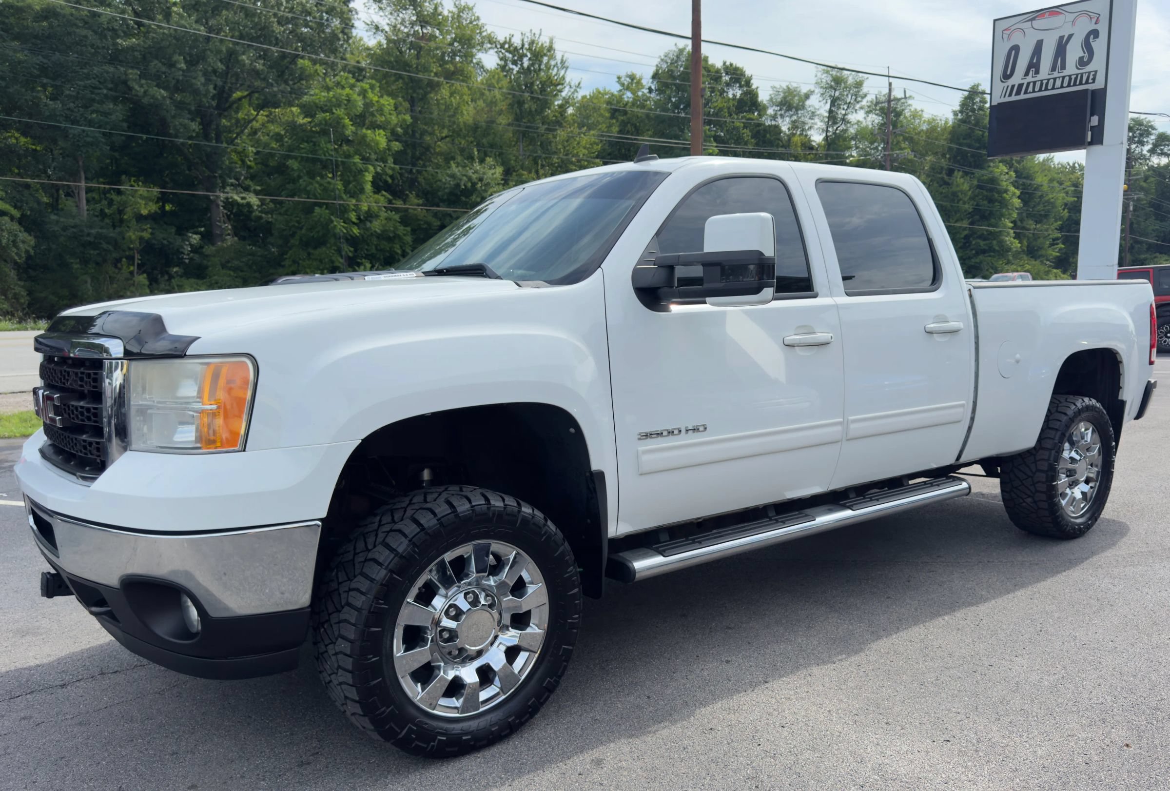 Used 2011 GMC Sierra 3500 SLT AWD/4WD image 4