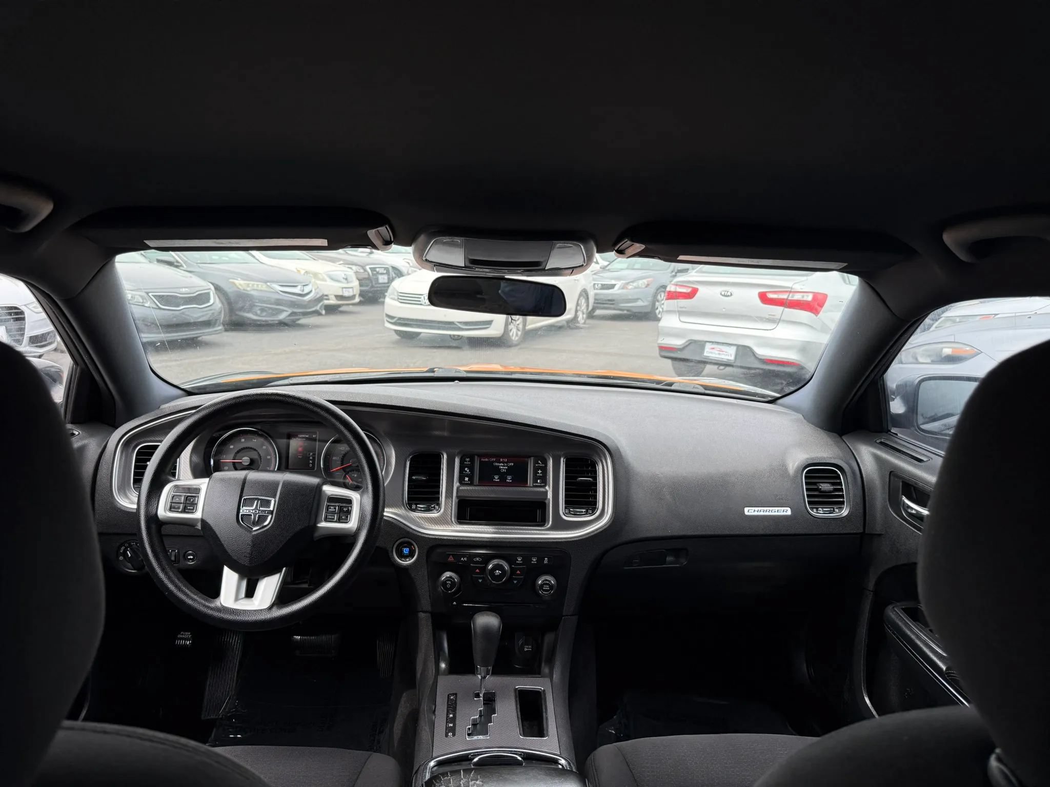 Used 2013 Dodge Charger SE RWD image 22