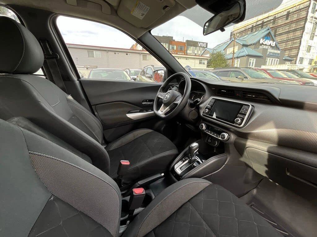 Used 2020 Nissan Kicks SV image 18