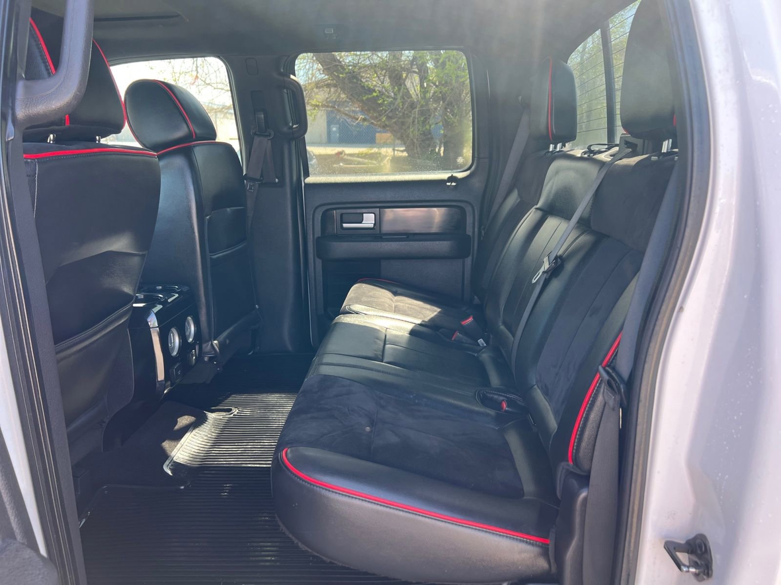 Used 2014 Ford F150 FX4 w/ Equipment Group 402A Luxury image 28