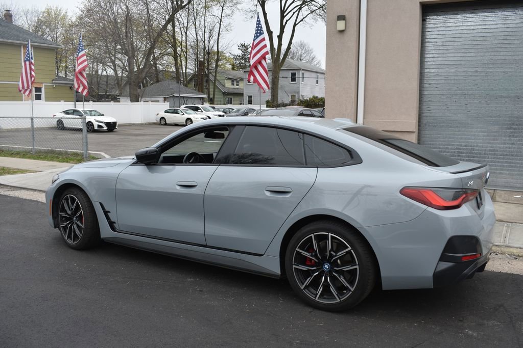 Used 2024 BMW i4 eDrive40 w/ M Sport Package image 9