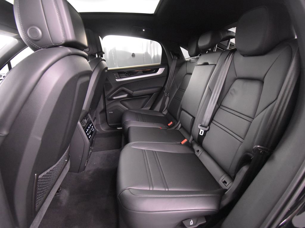 Used 2024 Porsche Cayenne Coupe image 19