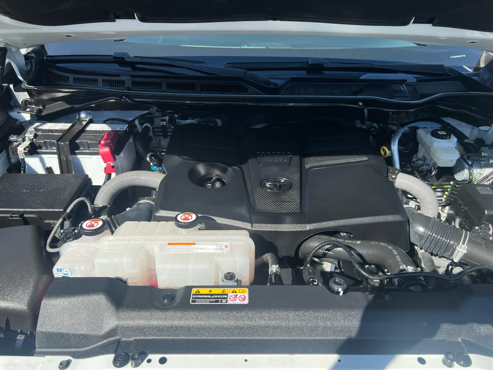 Used 2024 Toyota Tundra Limited AWD/4WD image 3
