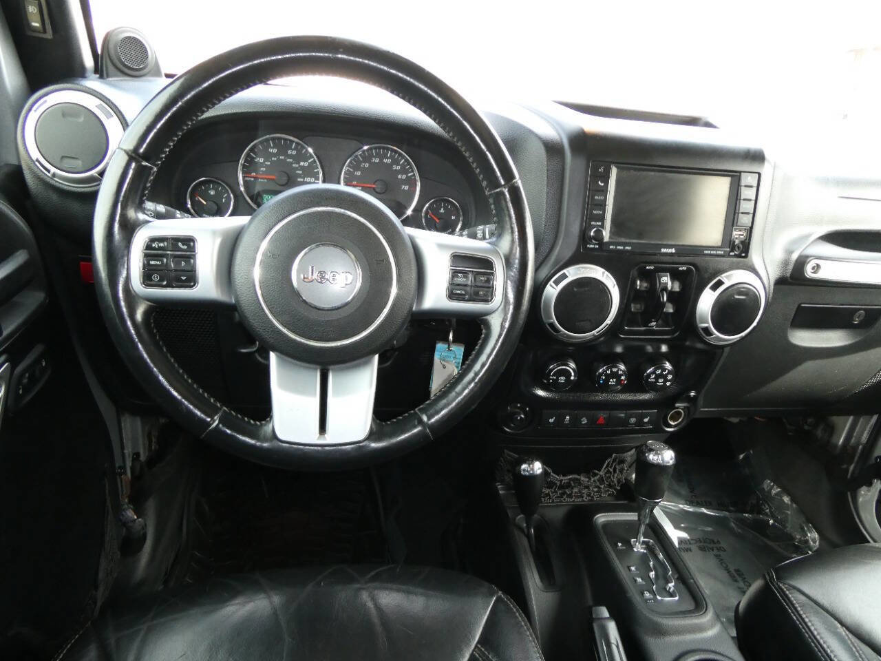 Used 2014 Jeep Wrangler Unlimited Rubicon w/ Dual Top Group image 10