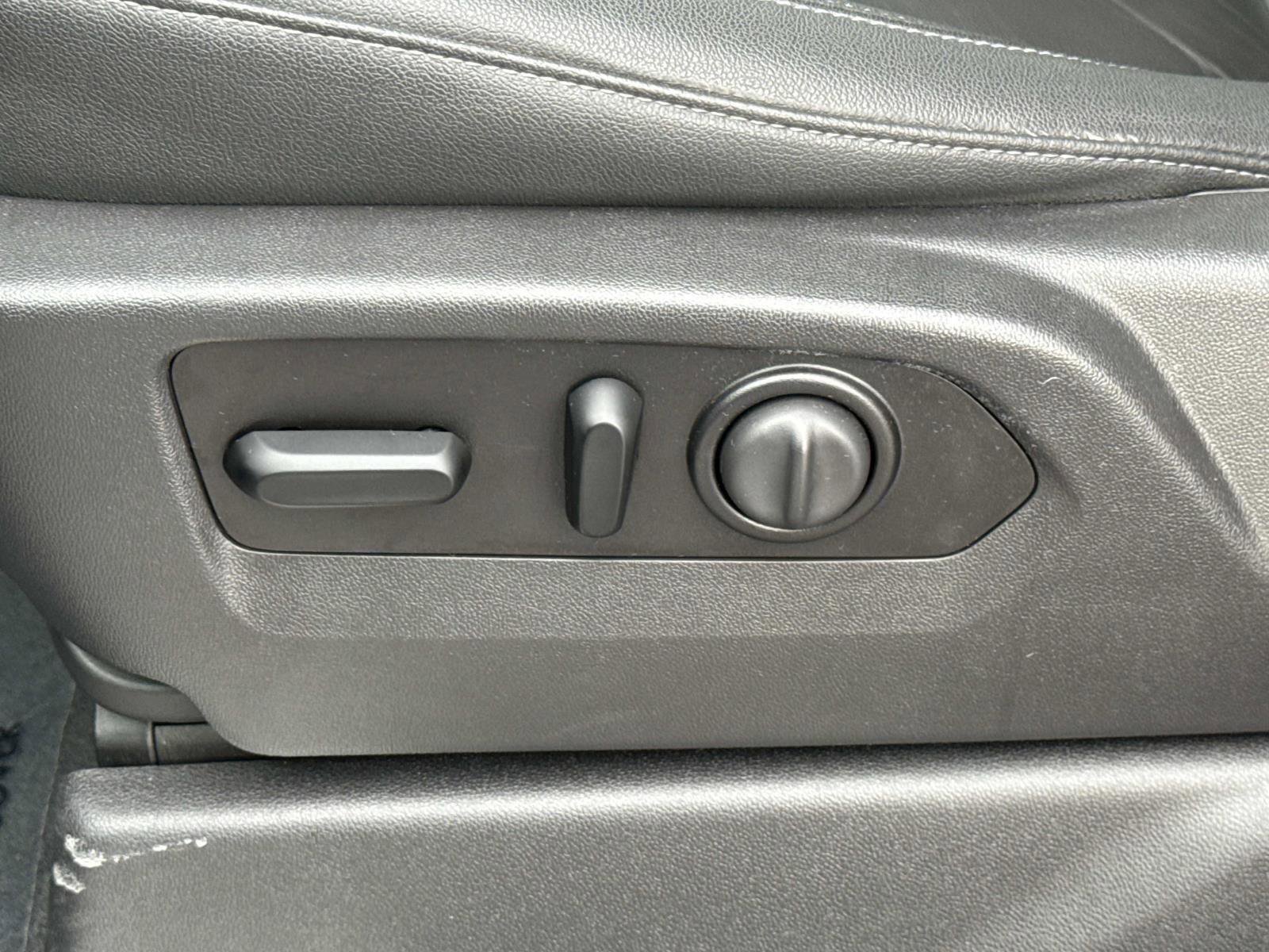 Used 2021 Chevrolet Silverado 1500 RST w/ Convenience Package II image 16