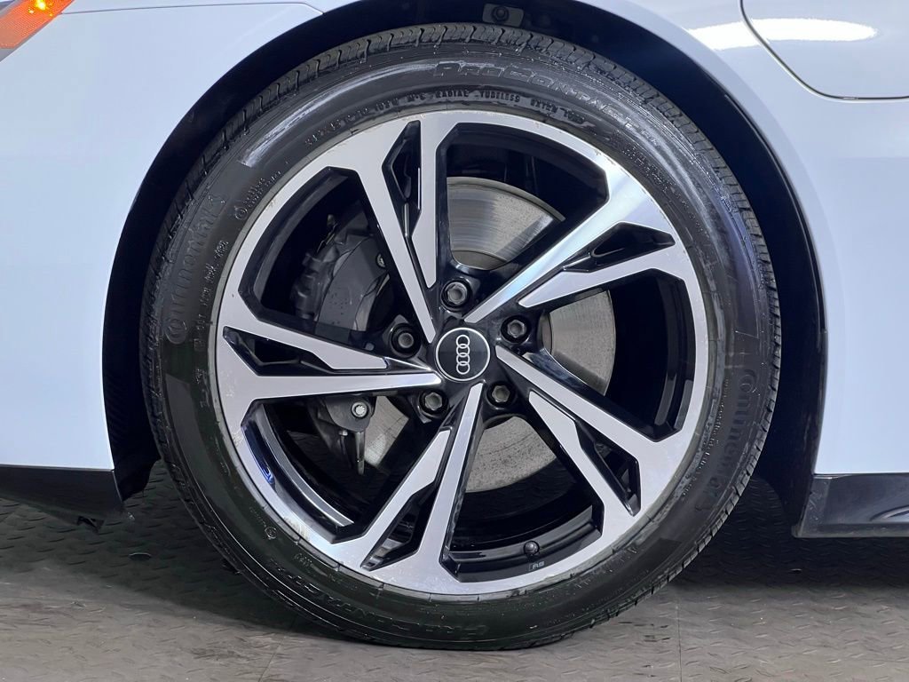 Used 2023 Audi e-tron GT Premium Plus image 12