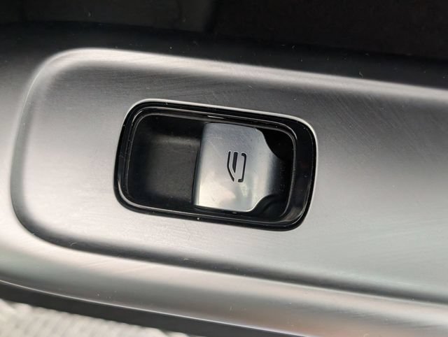 Used 2024 Mercedes-Benz C 300 Sedan image 32