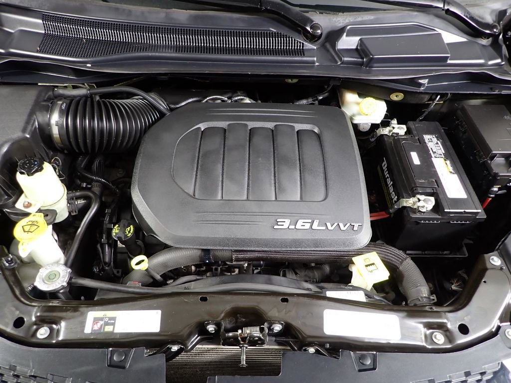 Used 2017 Dodge Grand Caravan SXT image 11