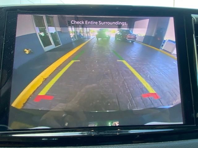 Used 2023 Chrysler Pacifica Touring-L FWD image 22