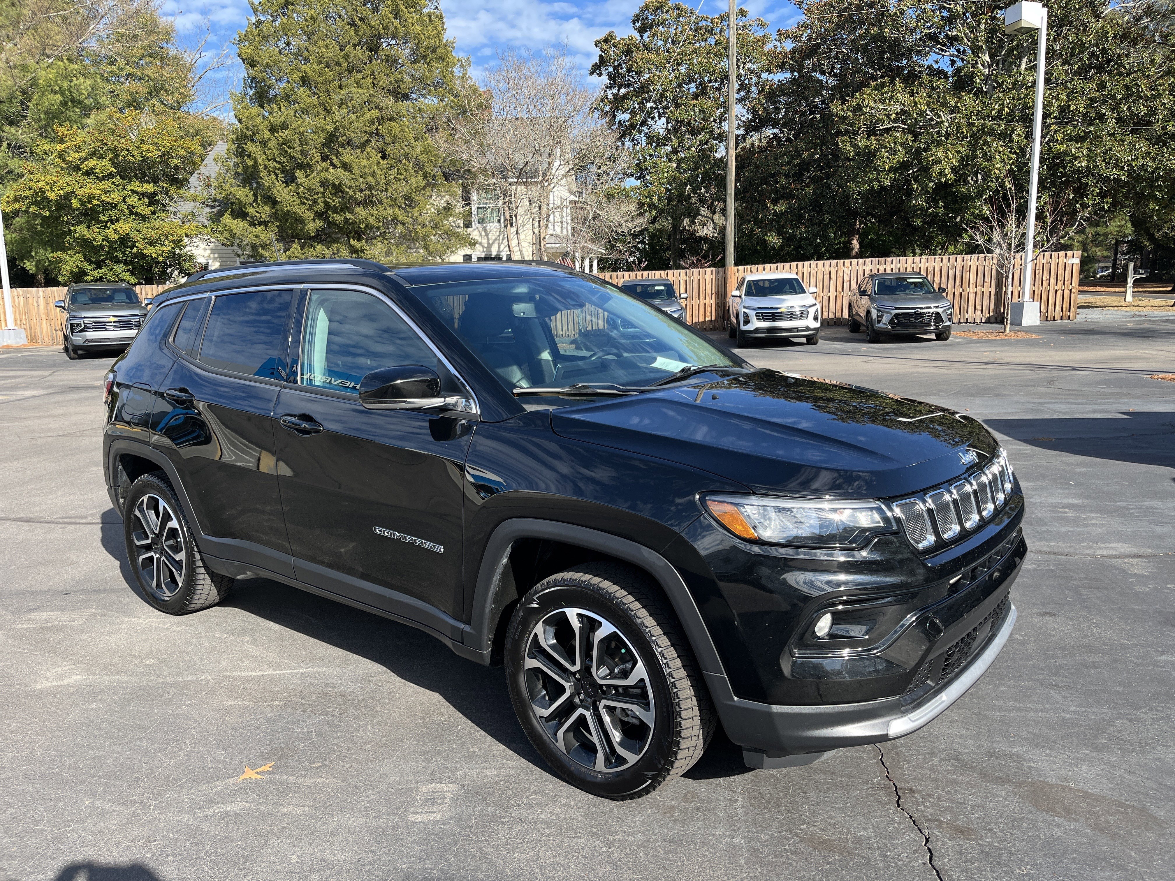 Used 2022 Jeep Compass Limited w/ Sun and Sound Group image 3