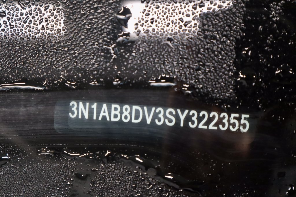 Certified 2025 Nissan Sentra SR FWD image 33