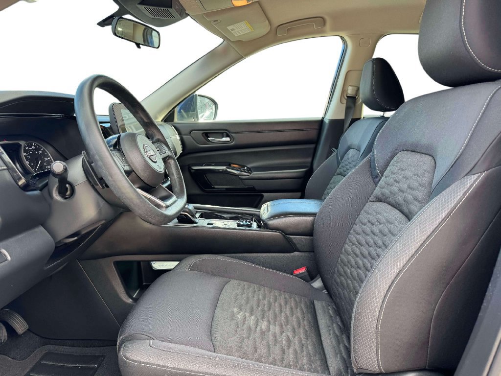 Used 2022 Nissan Pathfinder S AWD/4WD image 15