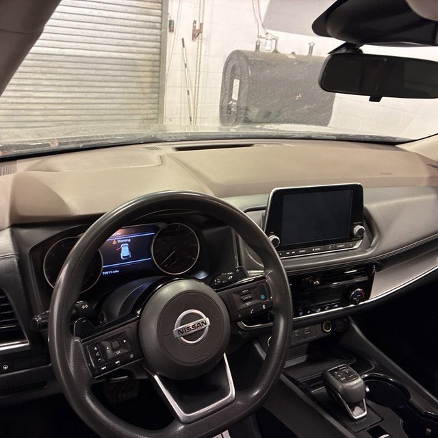 Used 2021 Nissan Rogue SV image 15