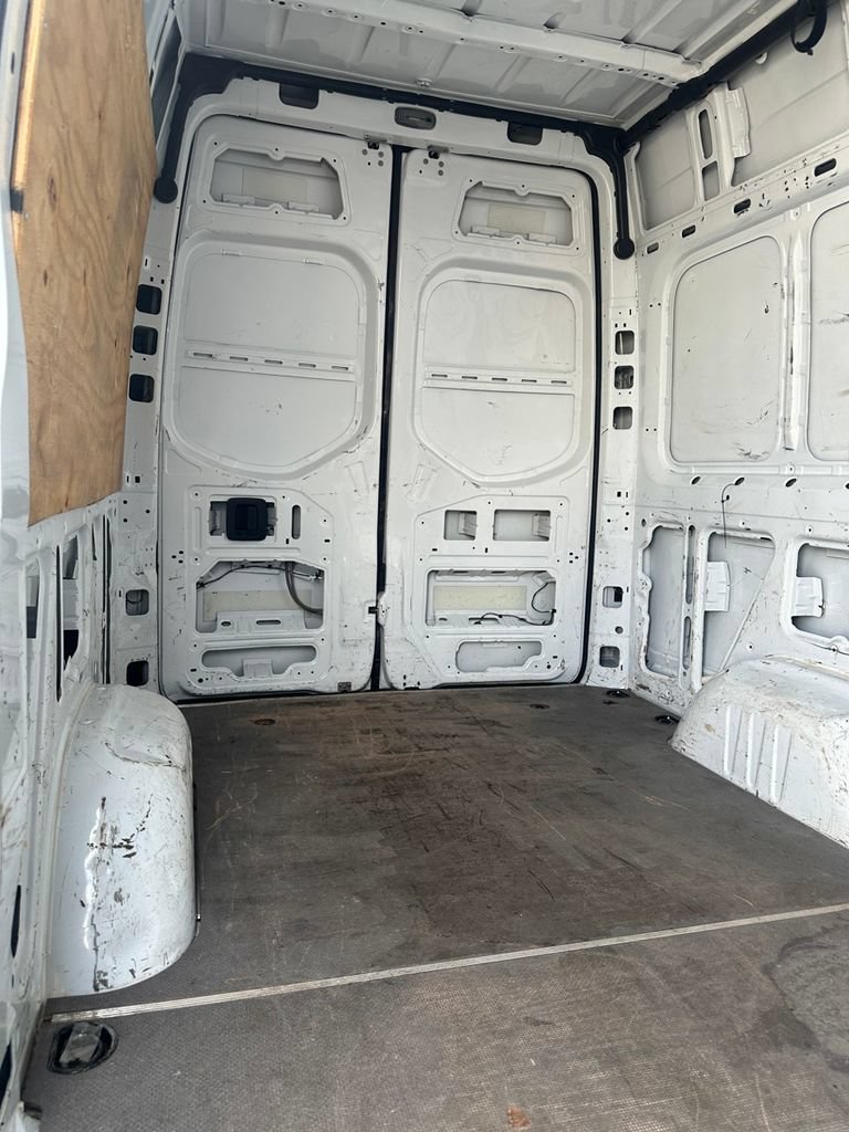 Used 2023 Mercedes-Benz Sprinter 2500 w/ Acoustic Package image 21