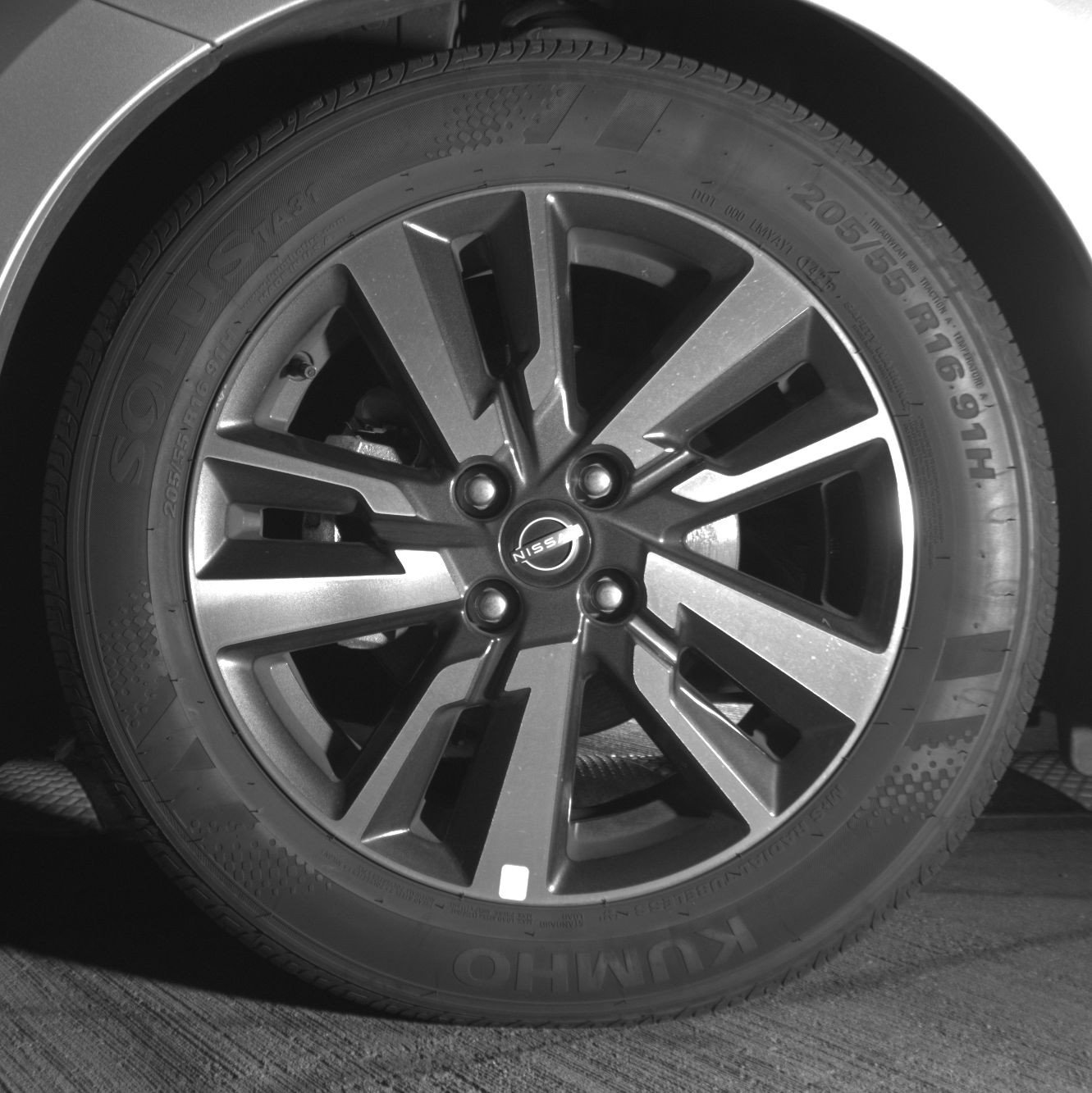 Used 2025 Nissan Versa SV image 12