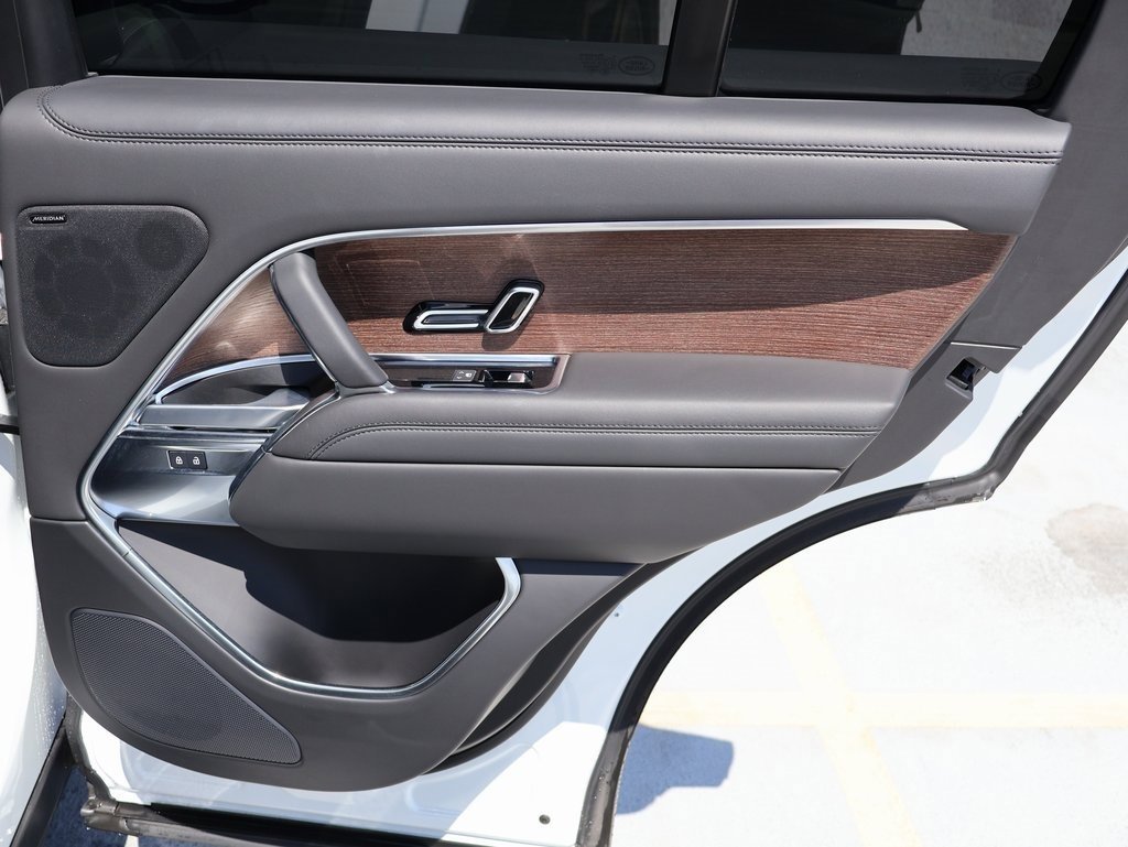 Used 2024 Land Rover Range Rover SE image 28