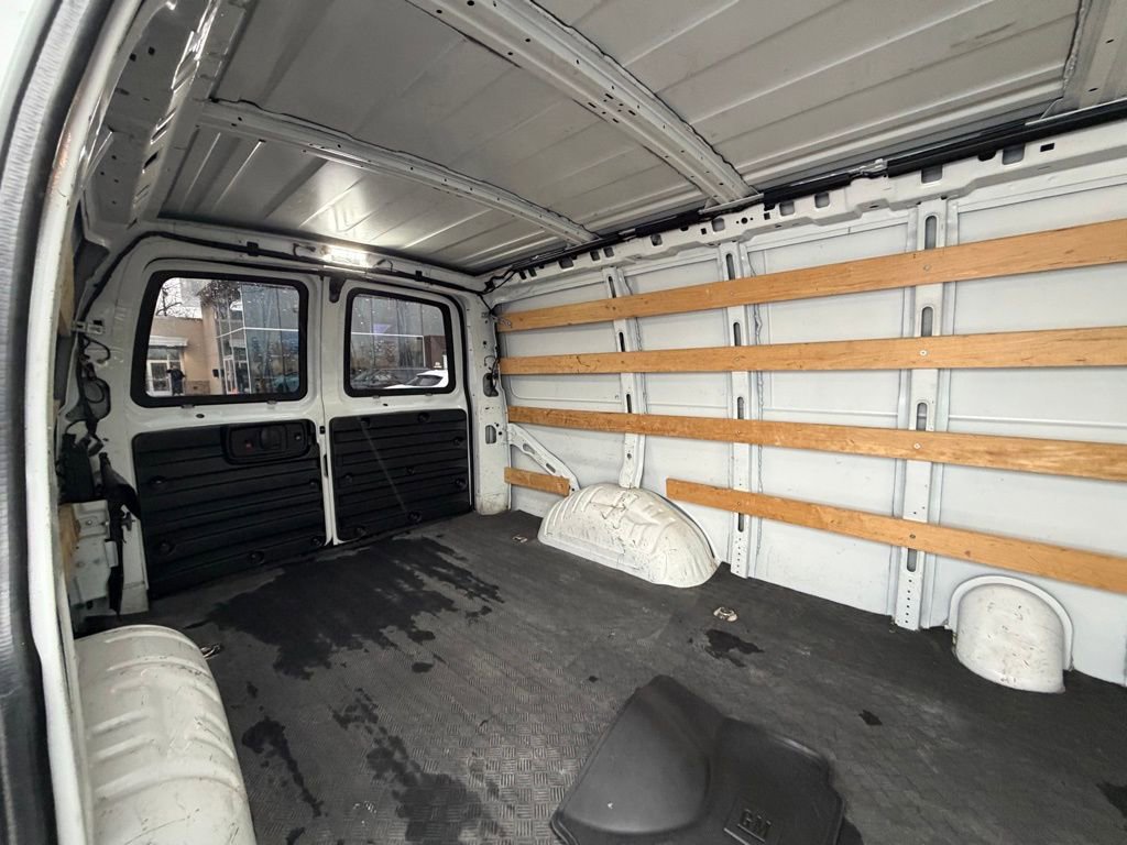Used 2019 GMC Savana 2500 w/ Driver Convenience Package image 21