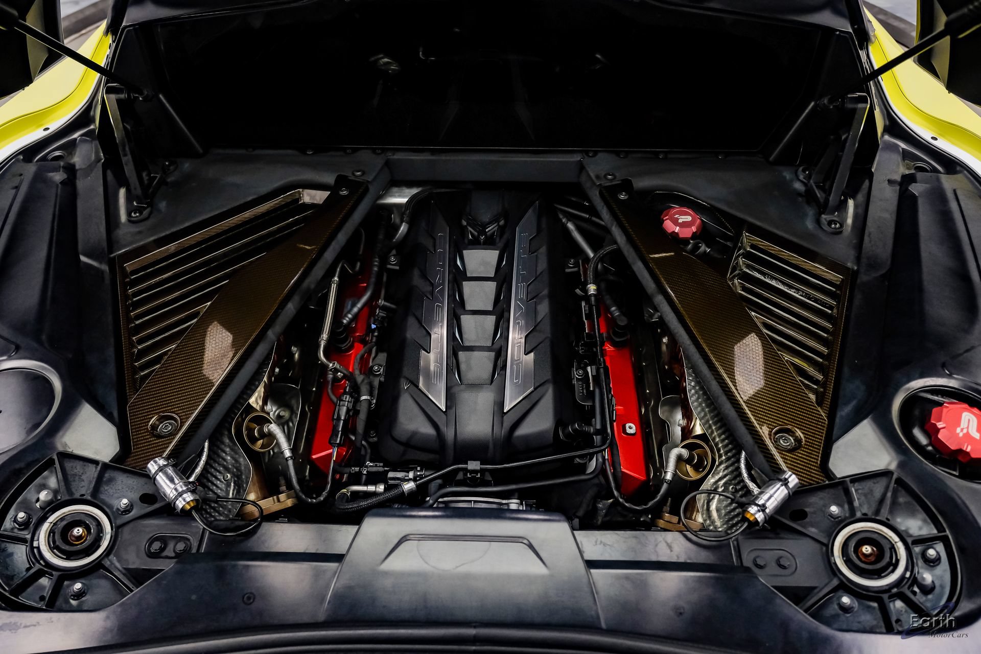 Used 2021 Chevrolet Corvette Stingray Premium Cpe w/ Z51 Performance Package RWD image 3