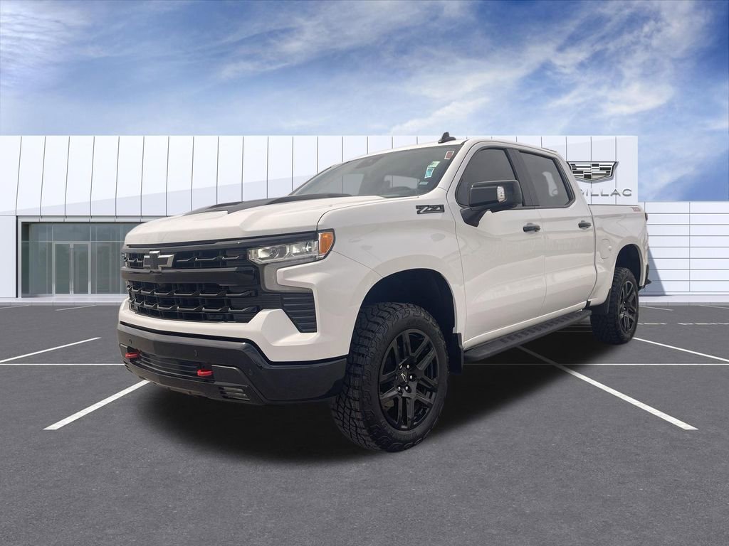 Used 2024 Chevrolet Silverado 1500 LT Trail Boss w/ LT Trail Boss Premium Package AWD/4WD image 4