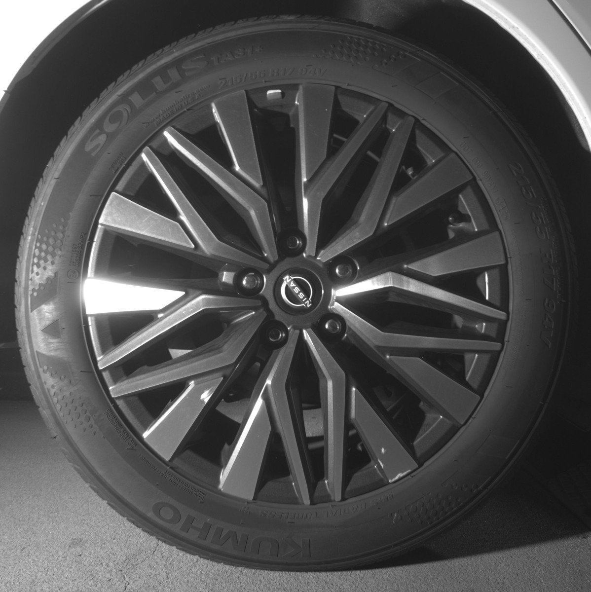 Used 2025 Nissan Altima 2.5 SV FWD image 15