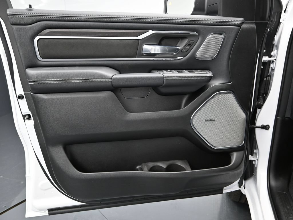 New 2026 RAM 1500 Laramie AWD/4WD image 14