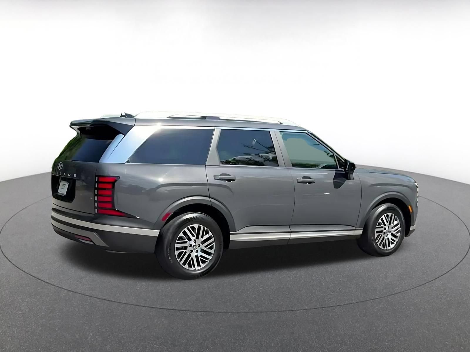Used 2026 Hyundai Palisade SEL FWD image 13