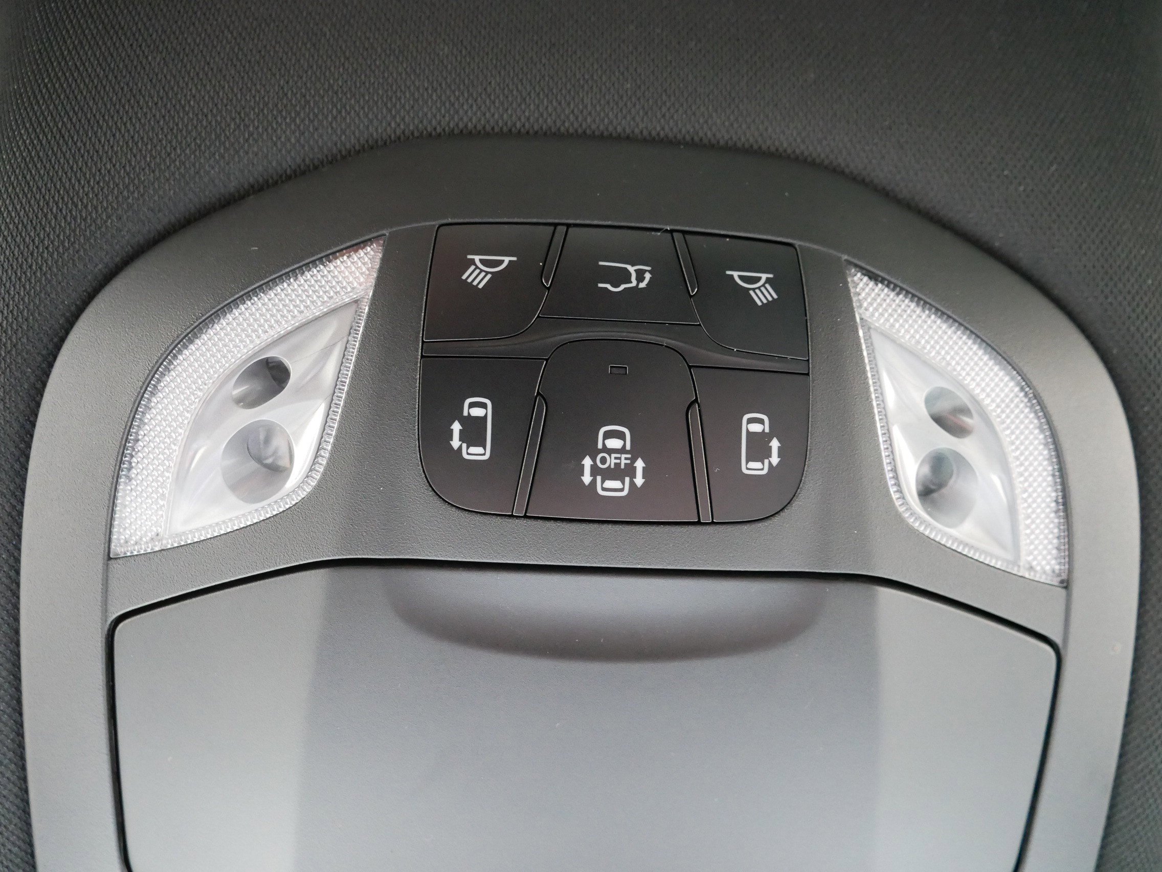 Used 2021 Chrysler Pacifica Limited w/ Uconnect Theater Family Group image 32