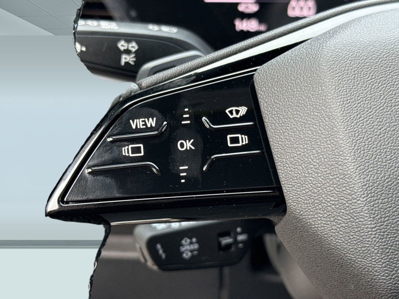 New 2025 Audi SQ6 e-tron Prestige image 17