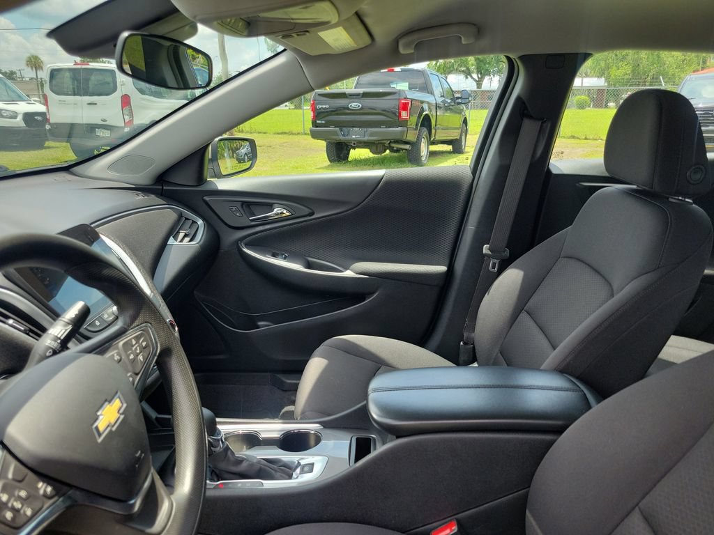 Used 2023 Chevrolet Malibu LT FWD image 19
