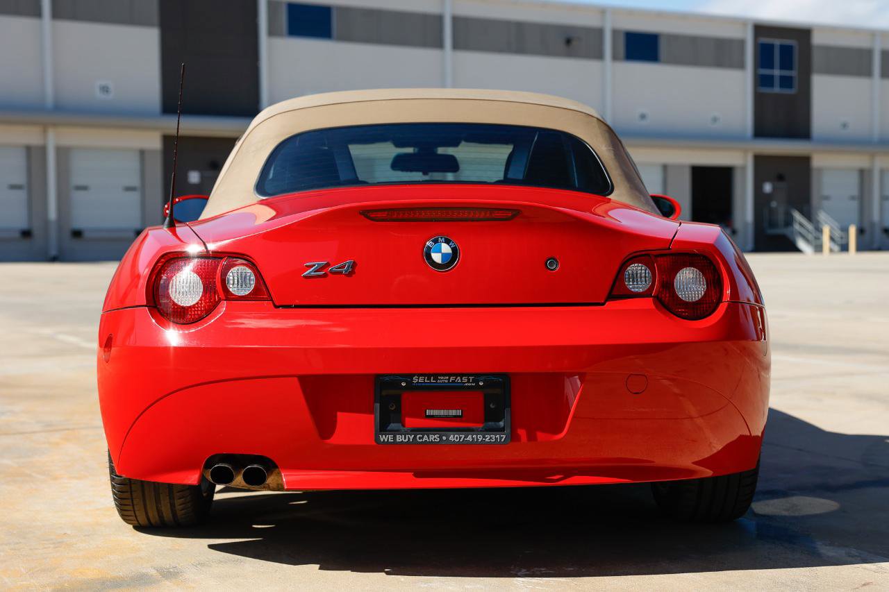 Used 2005 BMW Z4 2.5i image 7