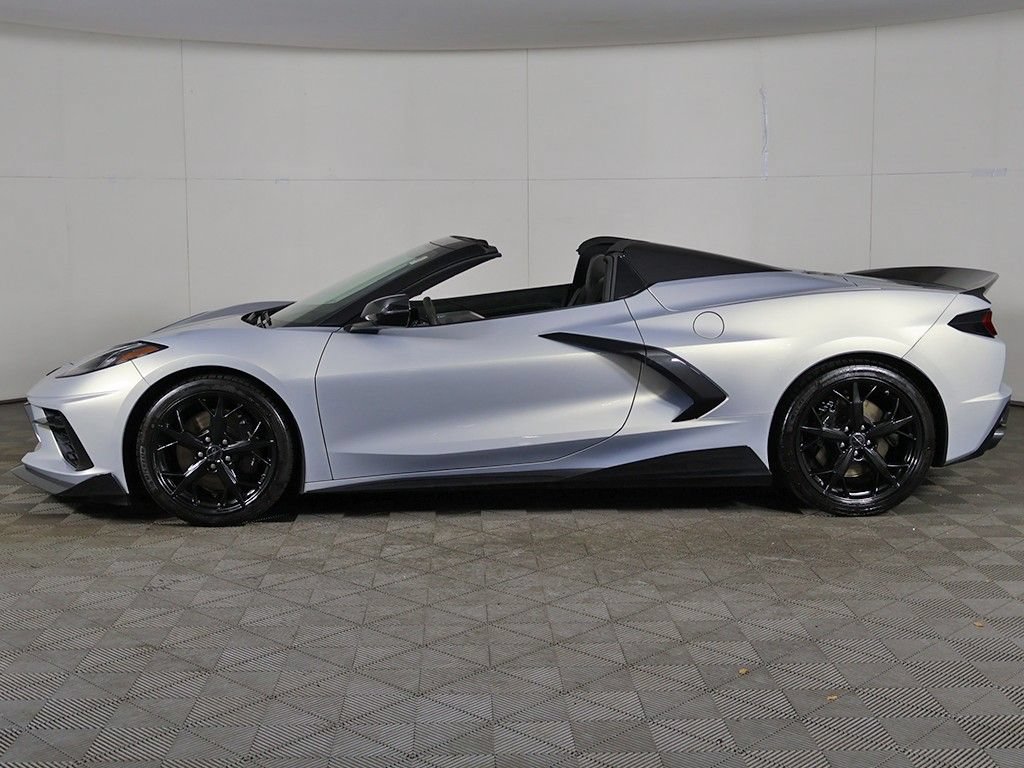 Used 2021 Chevrolet Corvette Stingray Premium Conv w/ Z51 Performance Package RWD image 20